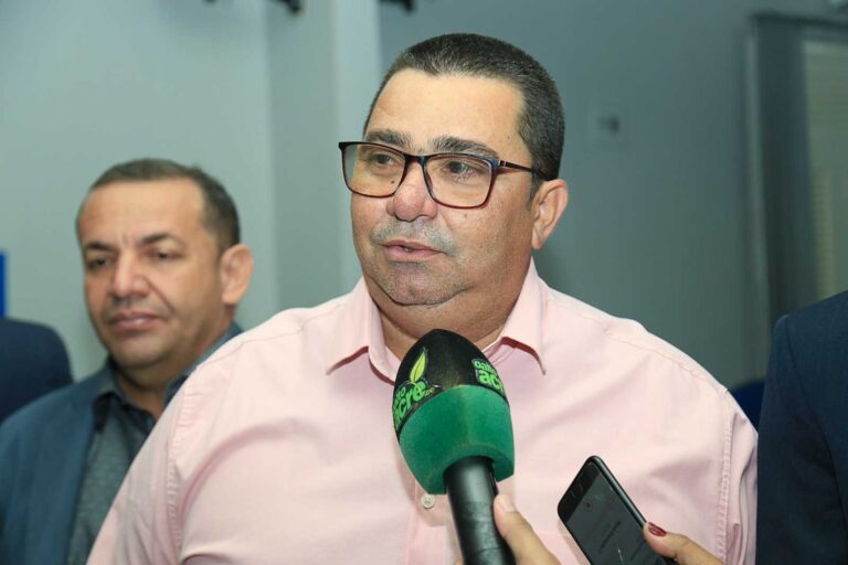 Com 52,37% de votos, Carlinhos do Pedalo é eleito novo prefeito de Brasiléia, na fronteira do Acre