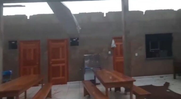 Forte temporal deste domingo destrói escola e arranca telhado no interior do Acre; veja o vídeo