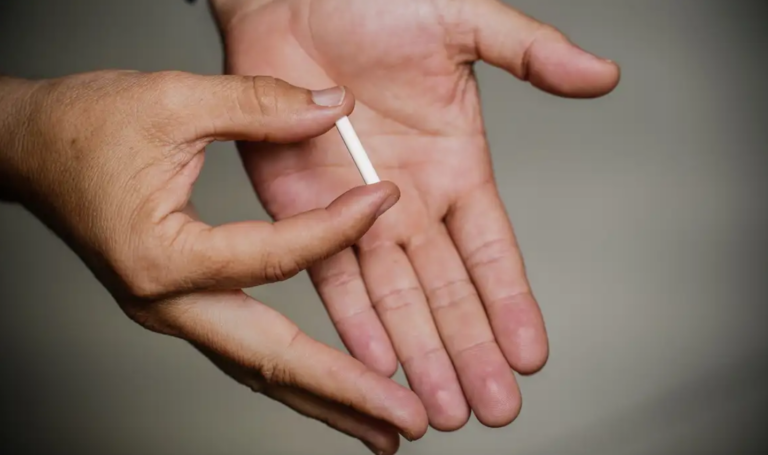 Anvisa suspende venda e propaganda de “chips da beleza”