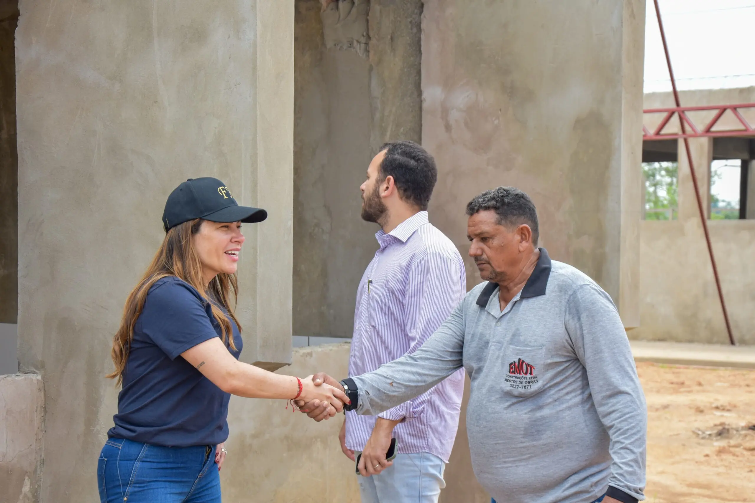 Fernanda Hassem visita obras da Escola Socorro Frota, Capela mortuária e asfaltamento do Bairro Nazaré