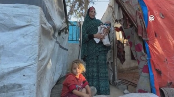Jornalistas reencontram crianças de vídeo viral em Gaza; menina carregou irmã ferida em busca de ajuda