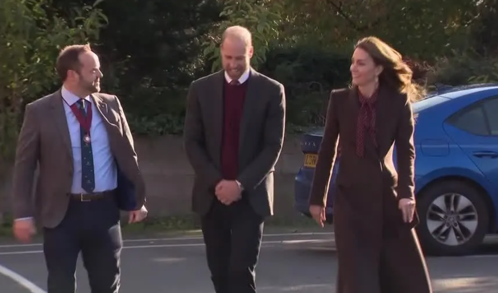 Kate Middleton faz primeira visita pública após concluir quimioterapia