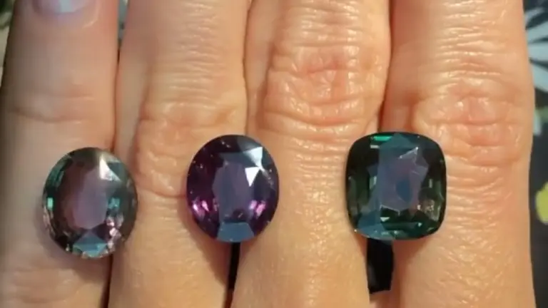 Polêmicas da Xland: pedras de Alexandria dadas como preciosas e garantias pela empresa são bijuterias