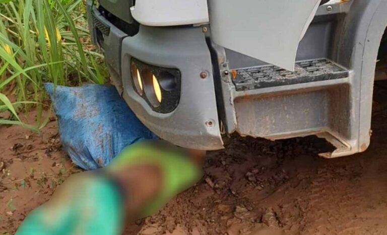 Funcionário da prefeitura morre atropelado por carreta enquanto estava trabalhando