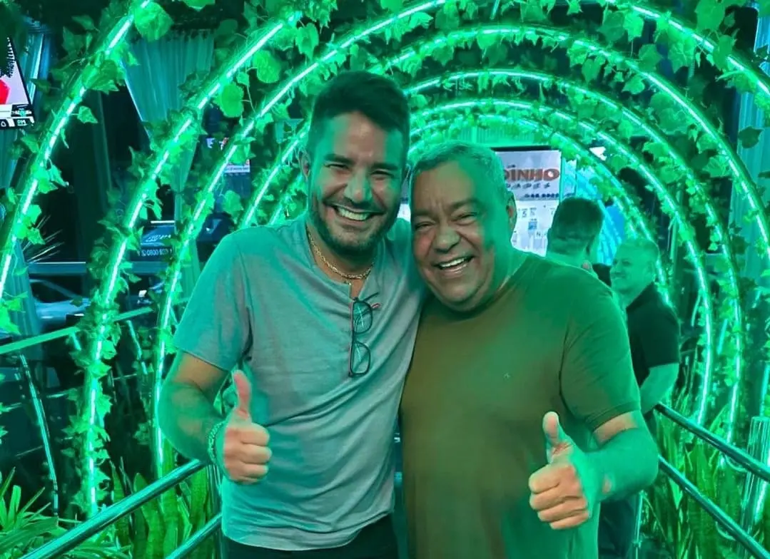 “Conversas importantes e clima de parceria”, diz Mazinho ao aparecer no Paris Garden agarrado com Gladson