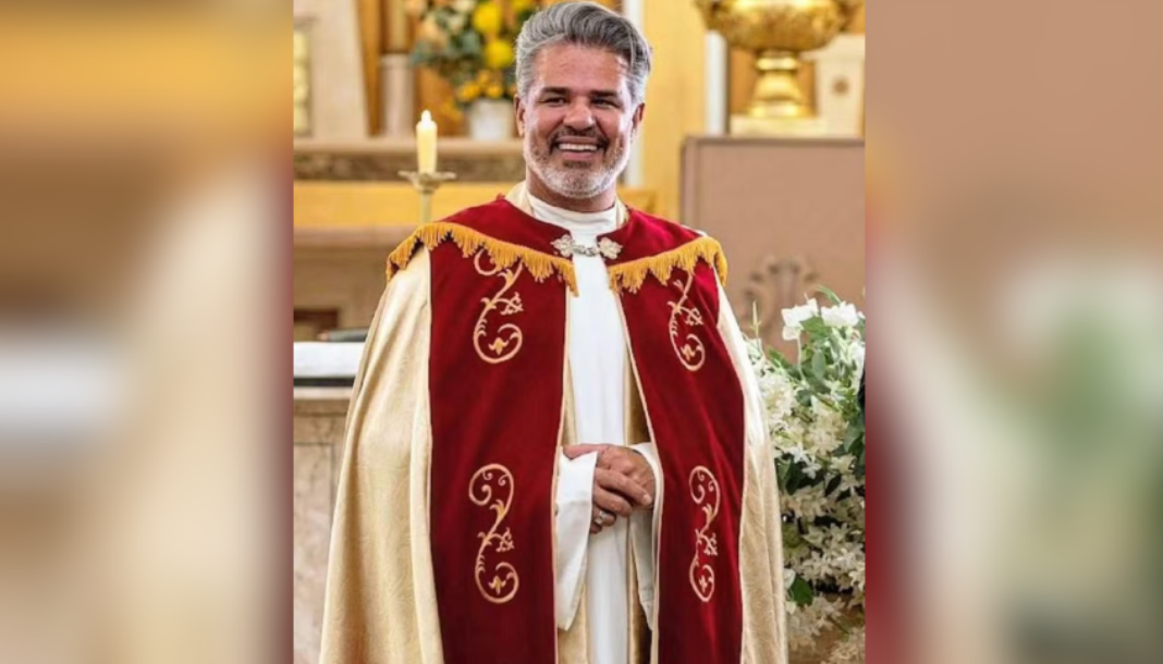 Saiba quem é o padre afastado após vazamento de imagens íntimas