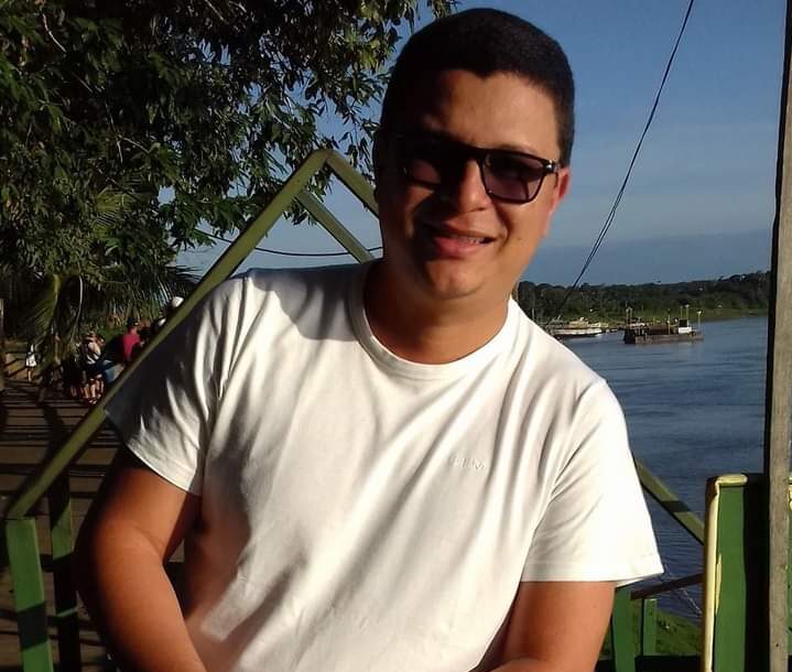 Acreano monarquista defende a devolução do Brasil à família imperial e diz que República foi golpe Acreano monarquista defende a devolução do Brasil à família imperial e diz que República foi golpe