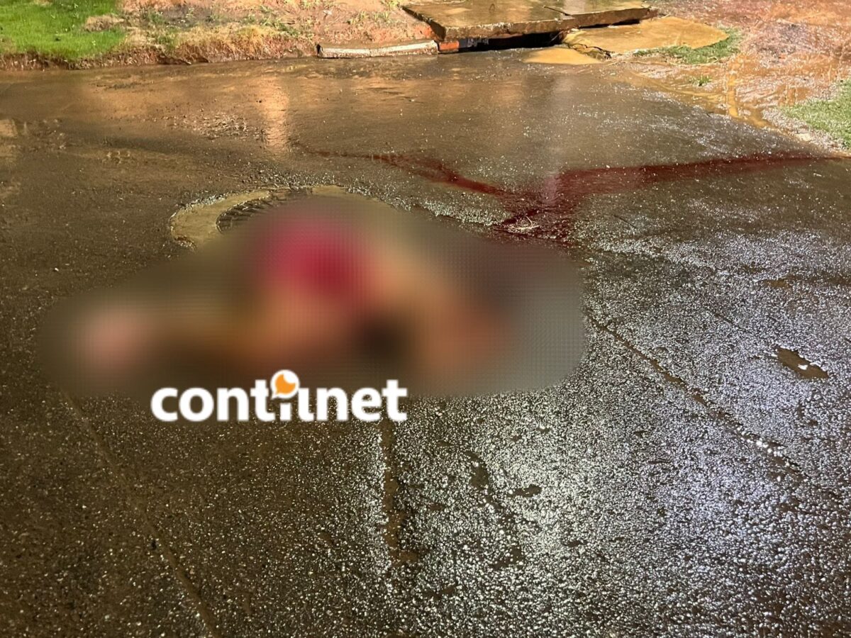 Crime brutal: namorado mata adolescente grávida de 16 anos no meio da rua, em Rio Branco Crime brutal: namorado mata adolescente grávida de 16 anos no meio da rua, em Rio Branco