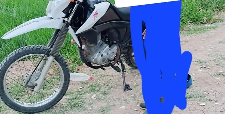 Moradora tem moto furtada na área de casa e pede ajuda nas redes para encontrar veículo
