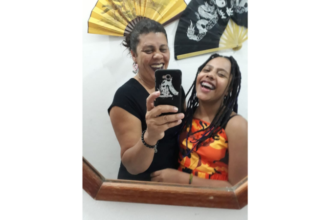 Mistério e terror: adolescente desaparece e mãe é encontrada carbonizada