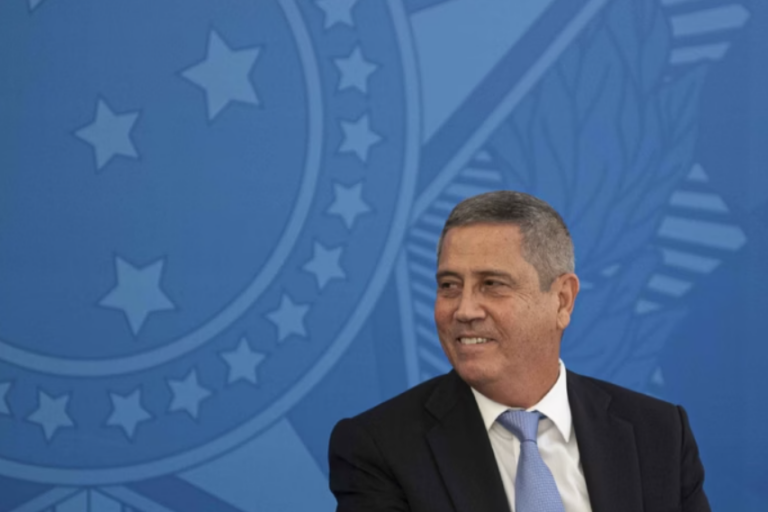 Os luxos de Braga Netto na prisão dentro do Exército