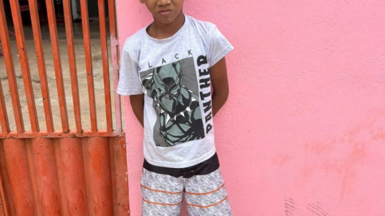 âSemente do malâ: criança agride e rouba mulher com requintes de crueldade; VEJA