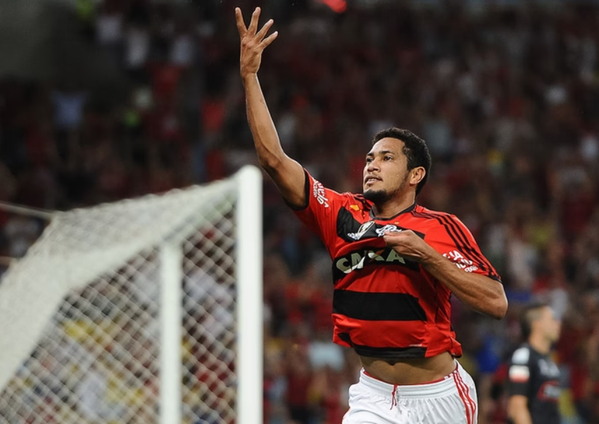 Campeão pelo Flamengo é anunciado por time do Amazonas. Saiba qual