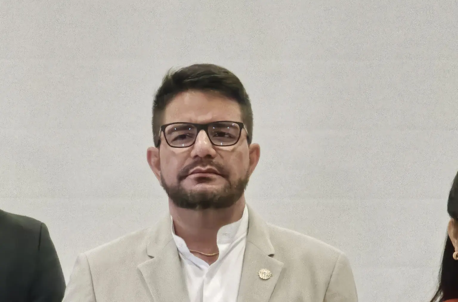 Gladson volta a exonerar e nomear comissionados nesta sexta-feira; veja lista completa