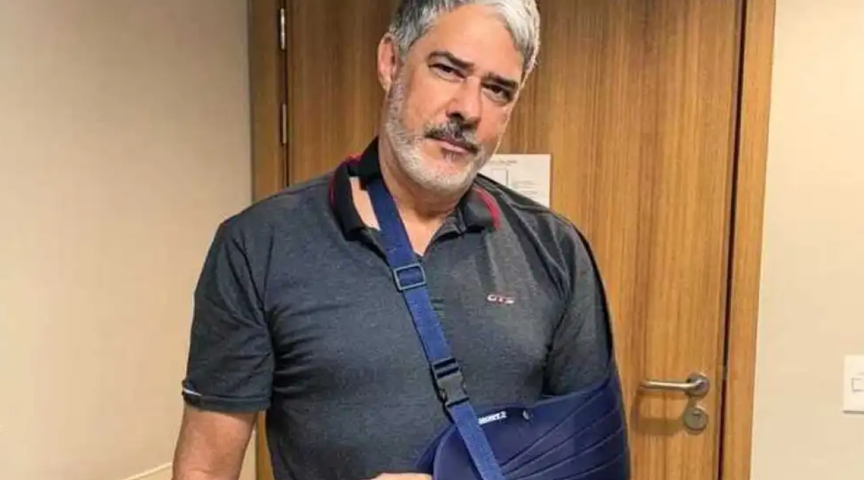 William Bonner sofre acidente e lesiona os dois braços