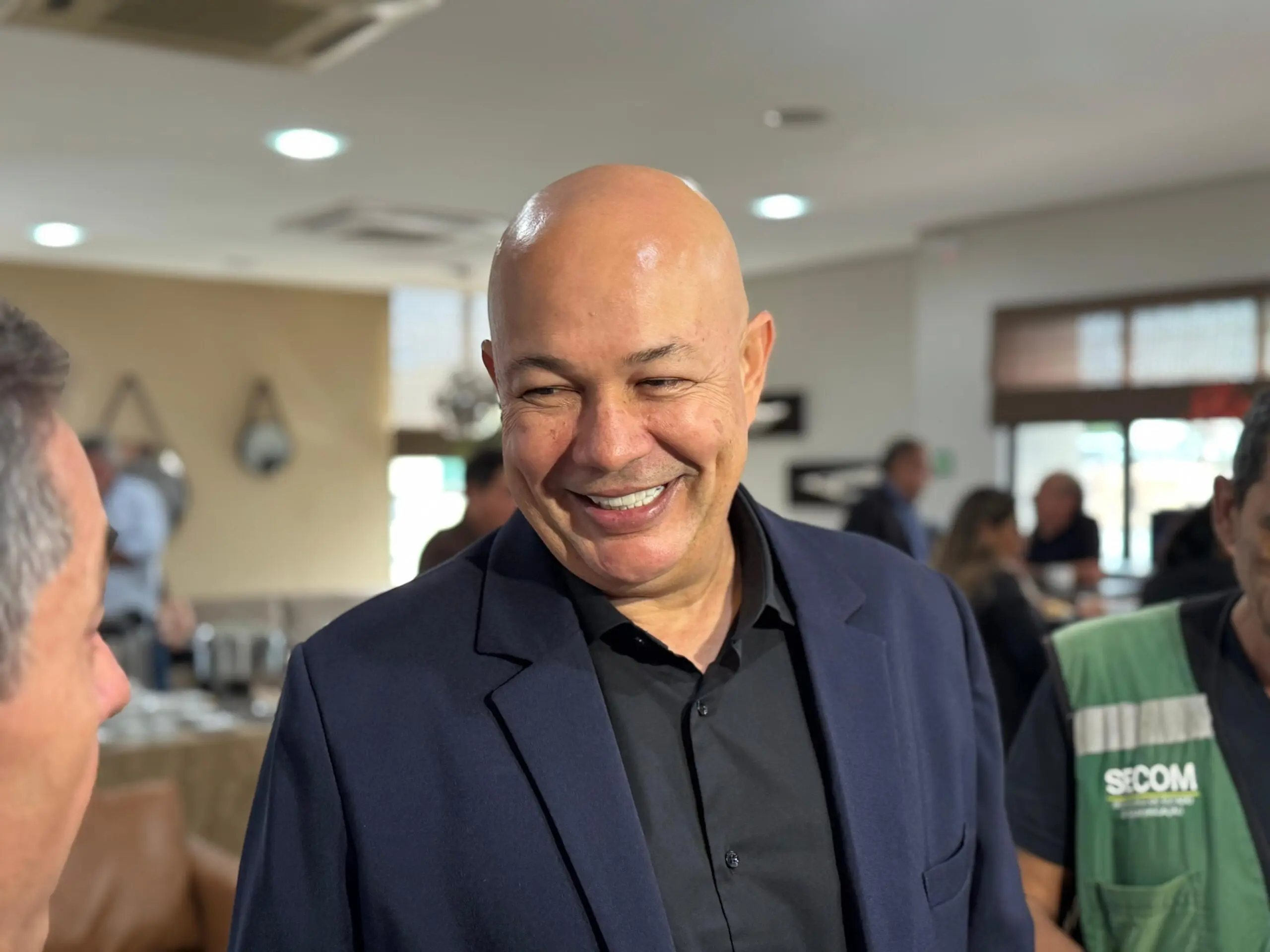 José Adriano vai permanacer à frente da Fieac mesmo indo para a Câmara em 2025