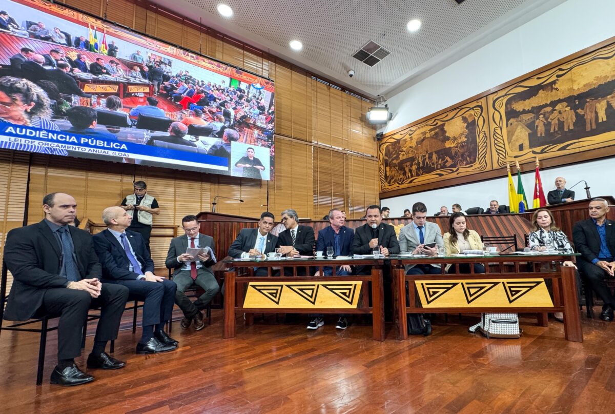 Deputados, secretários e outros gestores debatem orçamento de R$ 12 bi para 2025, na Aleac