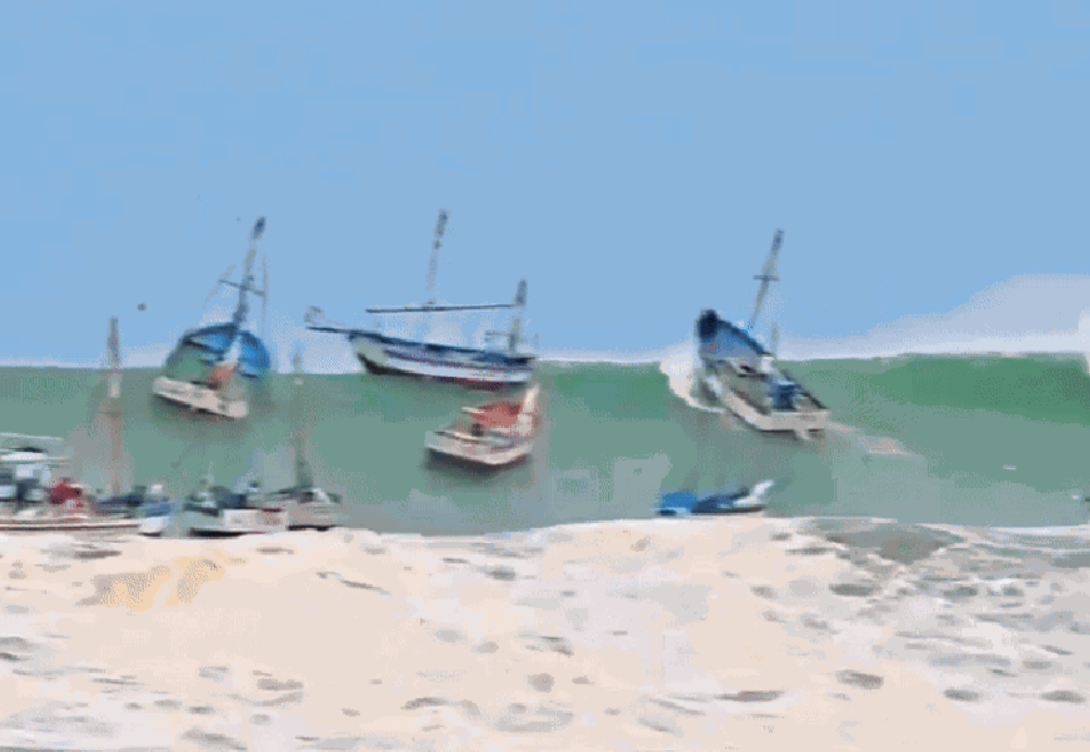 Ondas gigantes deixam pelo menos um morto no Equador; número de portos fechados passa dos 90 no Peru