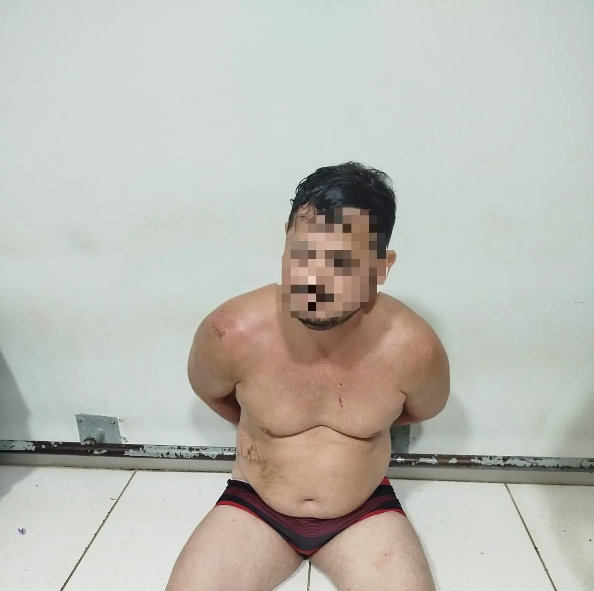 Policial é preso apenas de sunga após fazer confusão em festa: “Guarnições um caralh0”