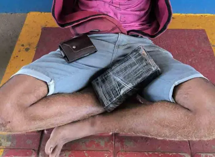 Após abordagem, jovem é preso com cocaína escondida dentro de bolsa de colostomia