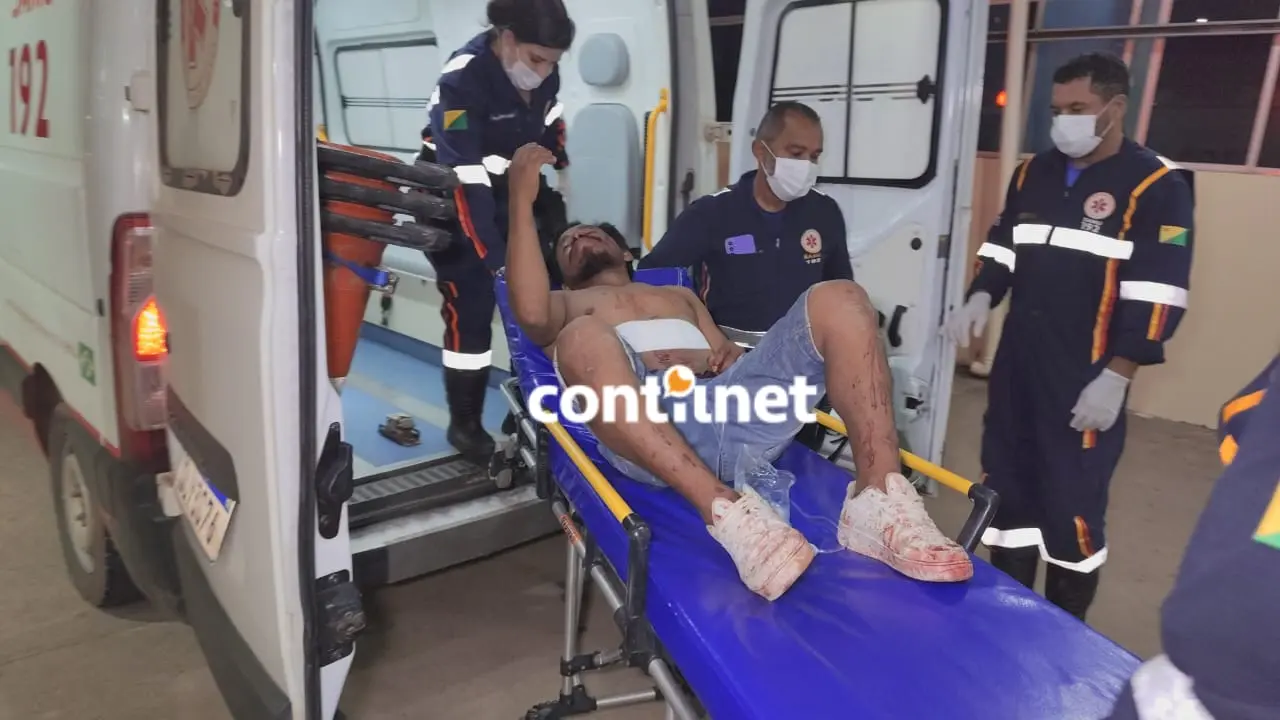 Após briga no meio da rua, homem é quase ferido a golpes de faca pela própria esposa