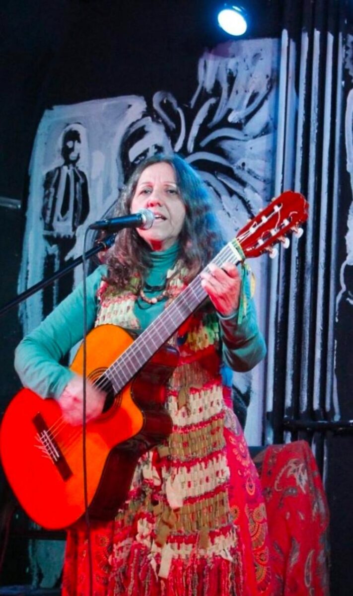 Cantora Keila Diniz realiza show em Rio Branco para lançar "Lua", o albĂşm de sua autoria Cantora Keila Diniz realiza show em Rio Branco para lançar “Lua”, o albĂşm de sua autoria