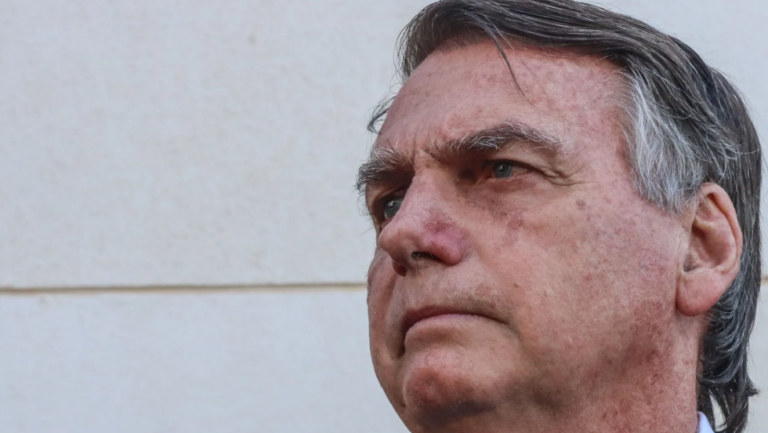 “Nos orgulha estar no PL”, diz Bolsonaro sobre Nikolas Ferreira