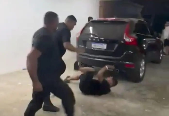 VÍDEO: jovem é agredido a tapas e chutes por seguranças durante festa de réveillon no Acre