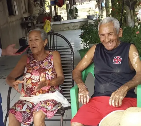 Amor no ar: moradores de Sena Madureira comemoram 60 anos de casados