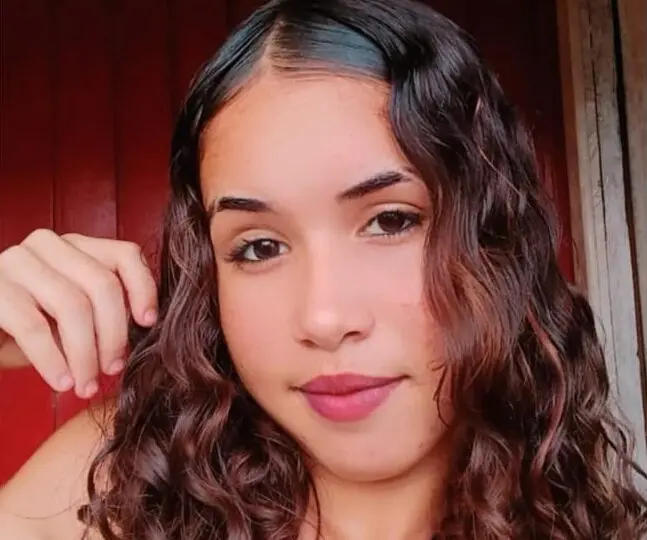 Adolescente de 14 anos desaparece; família e namorado pedem ajuda para encontrá-la