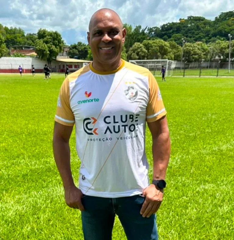 Donizete Pantera chega e participa de café da manhã na Fazendinha