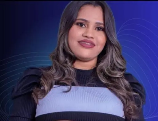 Sob forte comoção, vídeo mostra chegada do corpo de mulher que morreu após complicações pós-parto