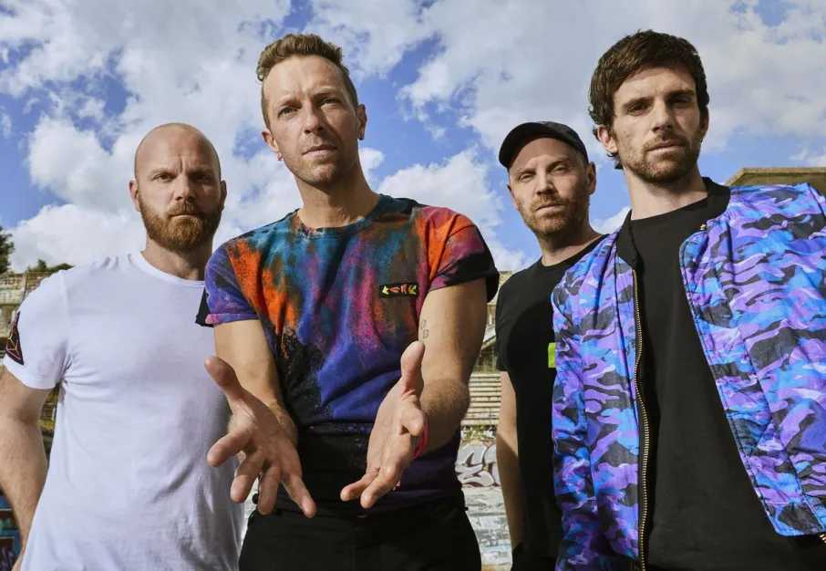 Karaokê, show nacional e especial Coldplay; saiba como curtir o fim de semana com o Giro Cultural