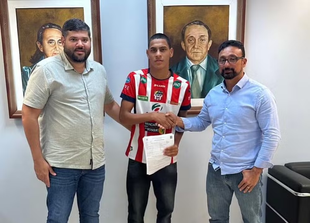 Atleta do Santa Cruz-AC é emprestado para um dos maiores conglomerados de futebol do mundo