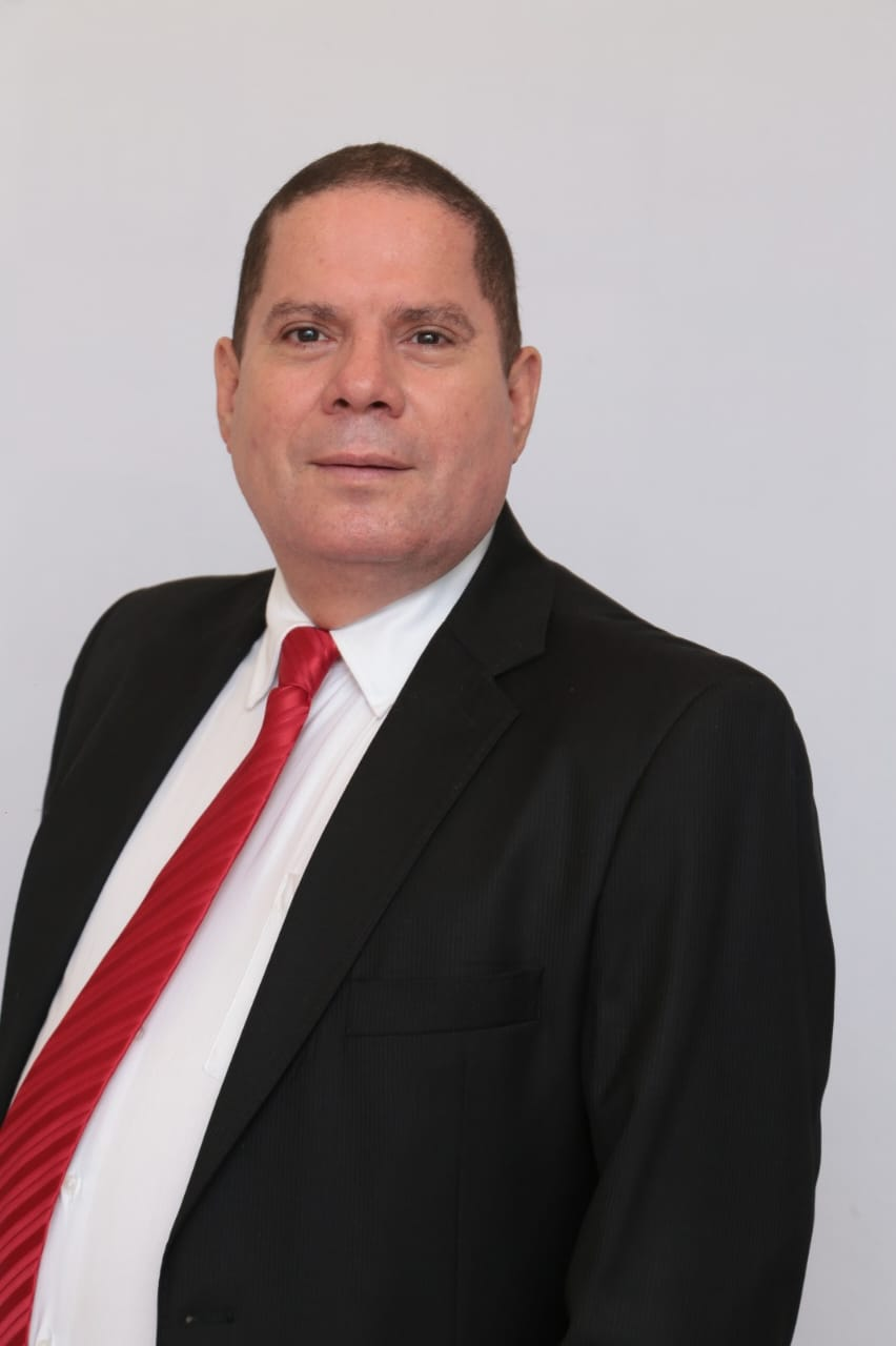 Jornalista acreano que assessorou políticos em Brasília escreve livro chamado “Quando convivi entre os ratos”