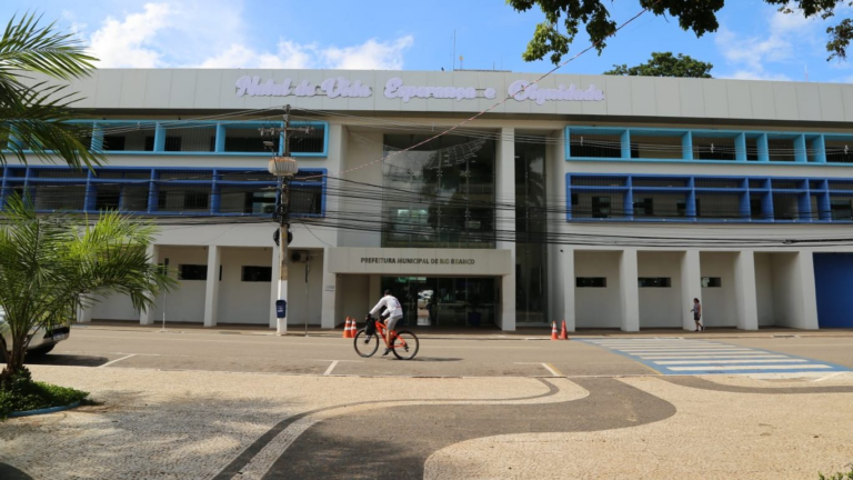 Prefeitura vai convocar mais de 500 aprovados em concursos nos próximos dias, anuncia secretário