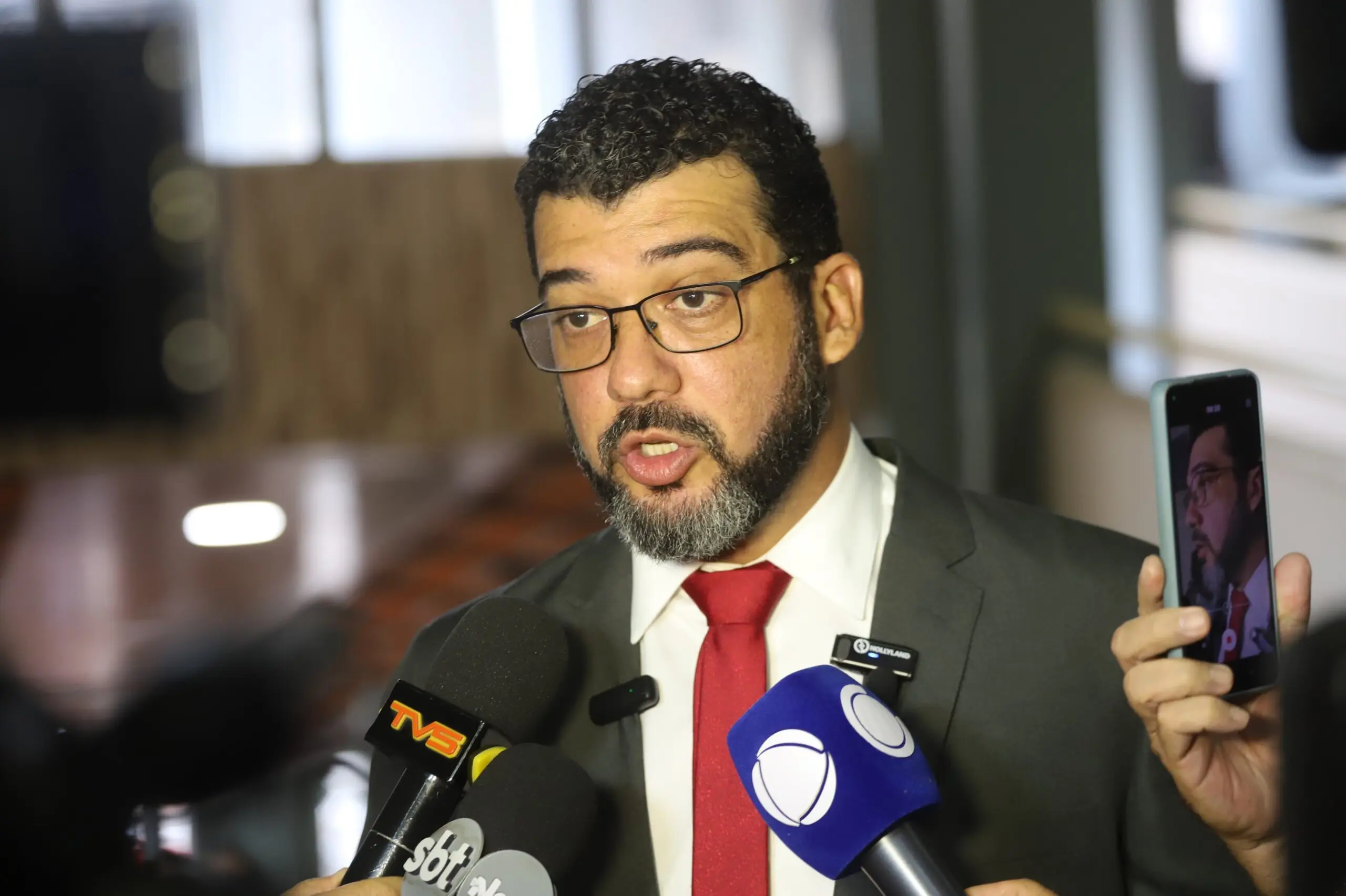 Kamai lança candidatura à presidência da Câmara em protesto à composição entre PP e UB