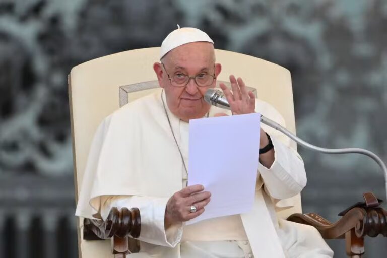 Papa Francisco teve ‘noite de sono tranquila’, aponta novo boletim médico