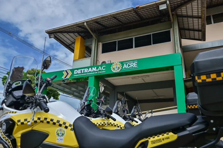 Detran divulga lista com motoristas que podem ter o direito de dirigir suspenso; confira