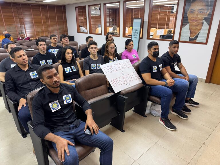 Após homologação do resultado final, aprovados no concurso da Sefaz vão à Aleac pedir convocação