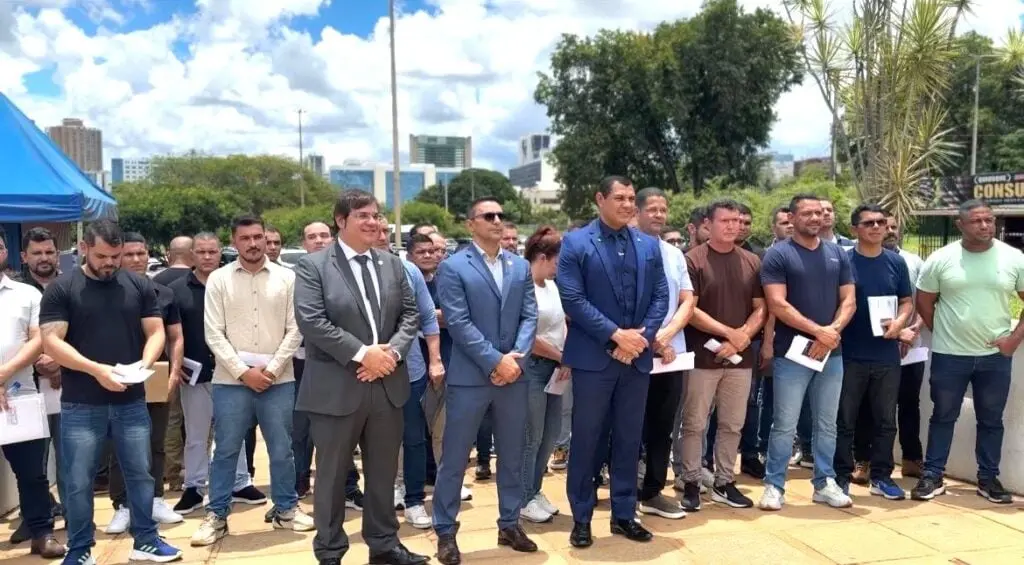 Governo do Acre envia a Brasília grupo da Segurança que fará curso da SWAT e agentes são recebidos no Consulado dos EUA