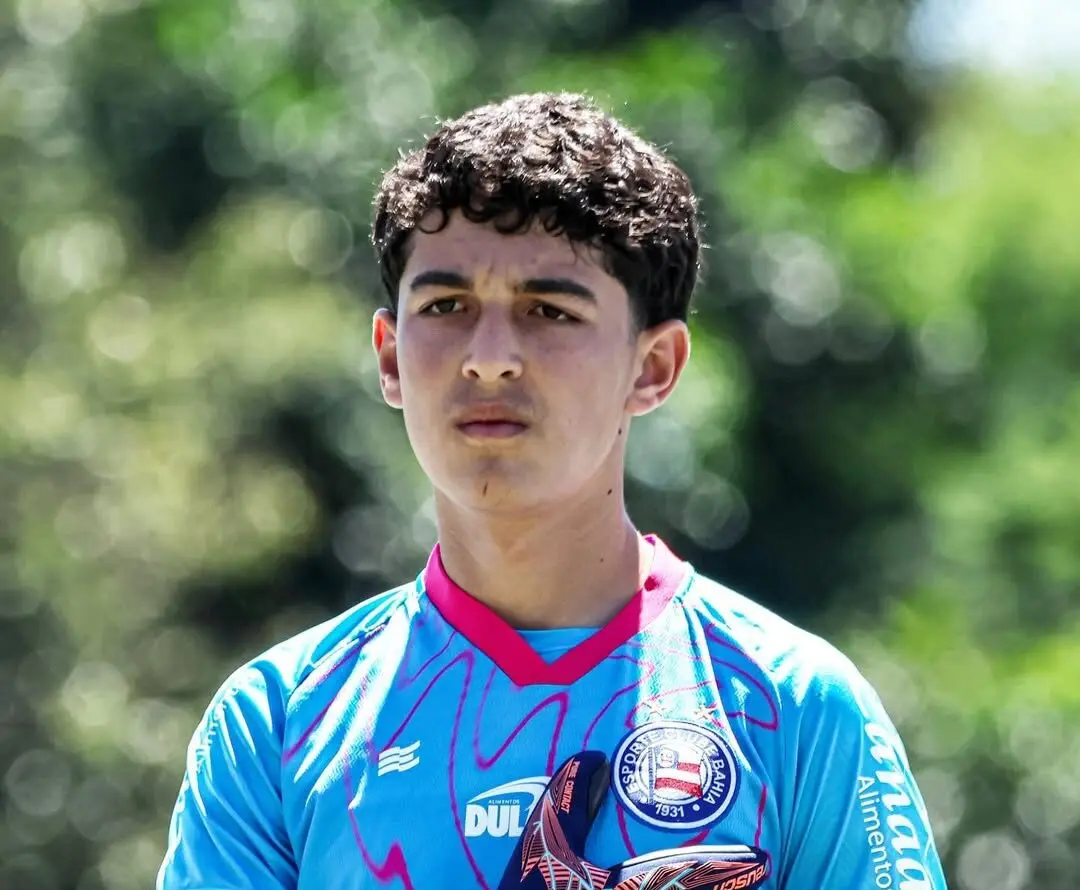 Goleiro acreano de 14 anos é contratado pelo Bahia e sonha em defender o Manchester City; conheça