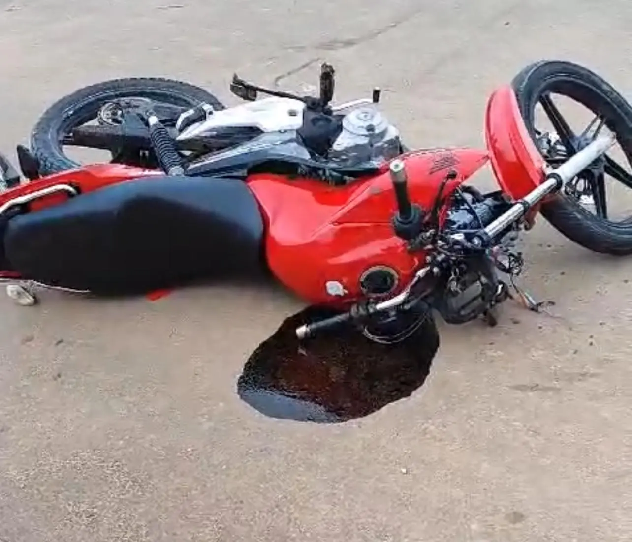 Motociclista sem habilitação se envolve em acidente em cruzamento no interior do Acre