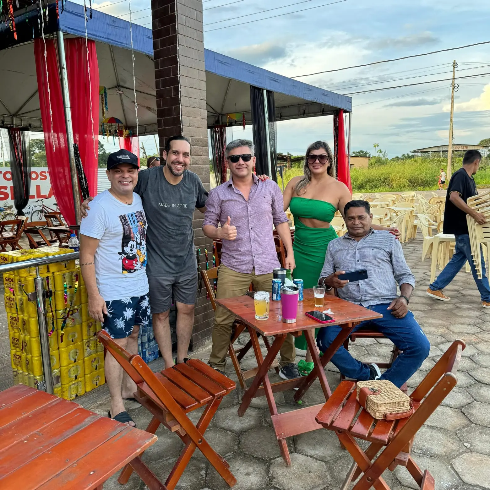 Aldejane Pinto, radialista do interior do Acre, presta homenagem a Douglas Richer