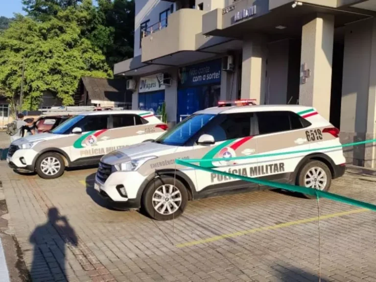 Mulher mata marido a facadas e ataca filhos; crianças fugiram e pediram socorro