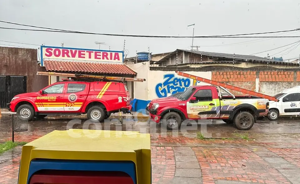 Azarão: motorista de empresa bate em traseira do carro do Corpo de Bombeiros