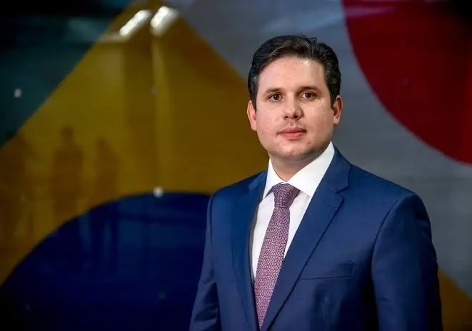 Apesar de votarem em peso em Hugo Motta, deputados do Acre ficam longe da mesa; veja como ficou