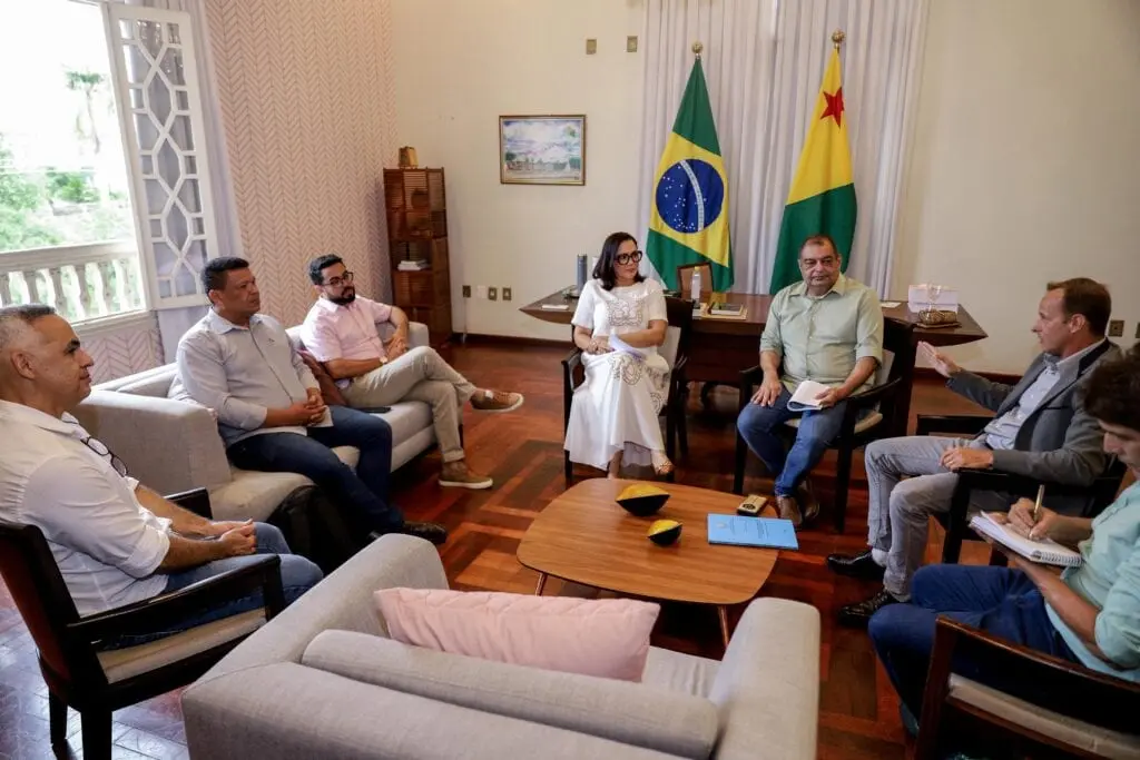 Mailza debate estratégias para fortalecer pilares de desenvolvimento econômico sustentável