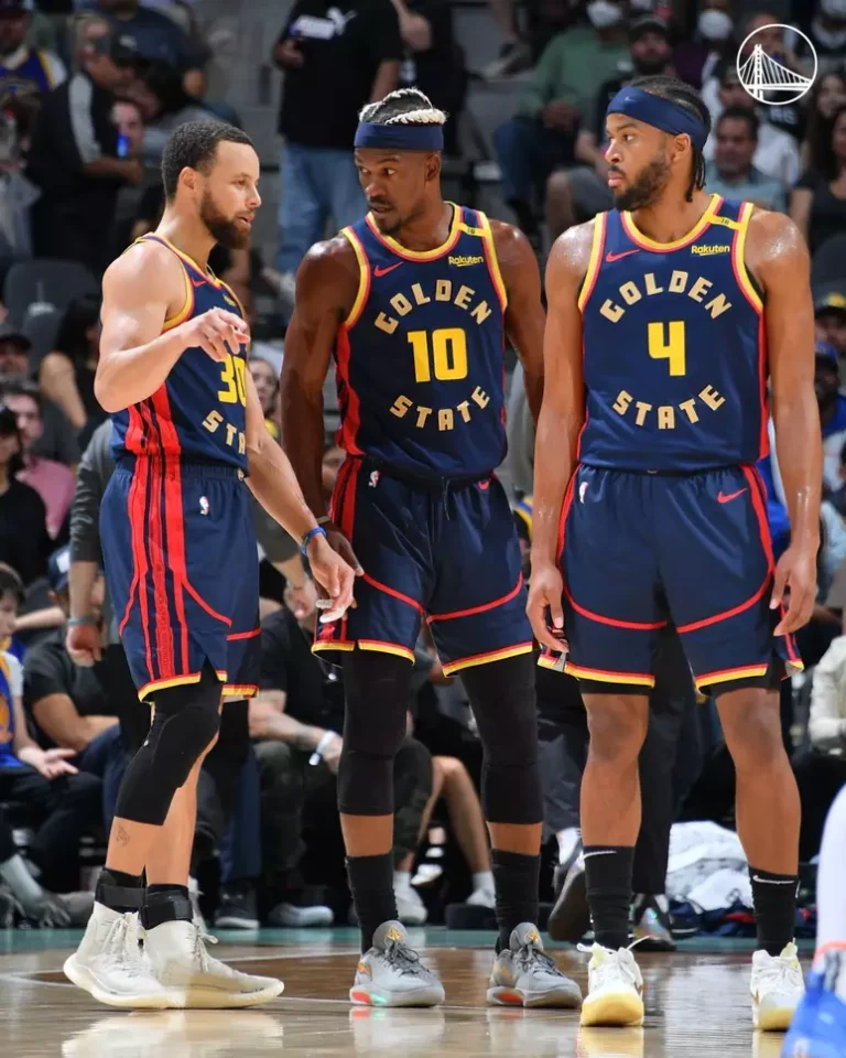 Golden State Warriors vence fora de casa e segue sonhando com os playoffs; os resultados da rodada