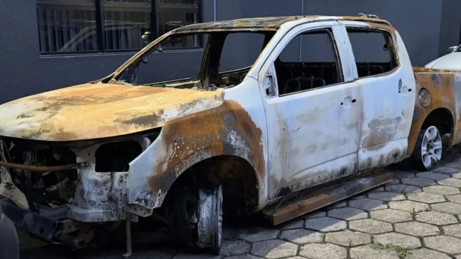 Fogo em morador de rua e dedo amputado: mistério por trás de crimes macabros é revelado em SC